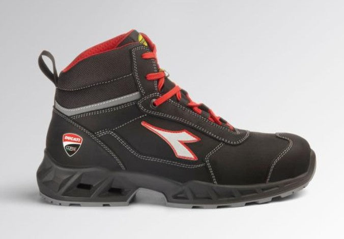 New Scarpa antinfortunistica alta DIADORA SHARK ENGINE MID S3S FO SR ESD 
Personalizzazione DUCATI CORSE